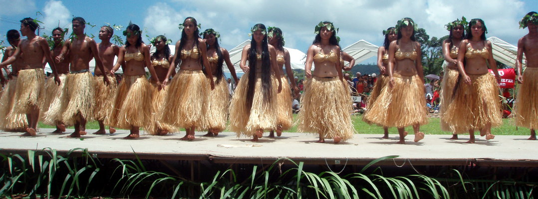 Pohnpei_dancers_panorama