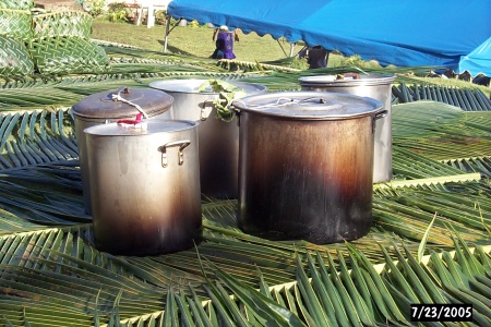 Kosraen soup pots at funeral