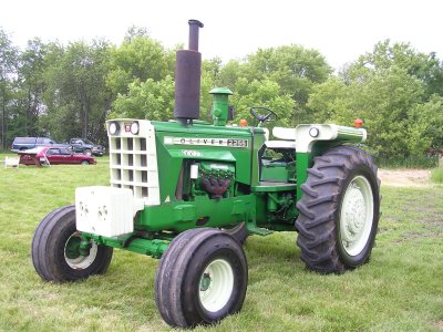 Oliver 2255 tractor