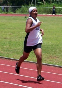 Kiumy Kapier finishes 400m
