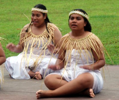 040211chuuk_carolyn (44K)