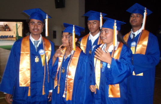 ΦΘΚ Phi Theta Kappa honor society graduates