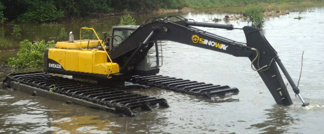 Sinoway amphibious swamp excavator